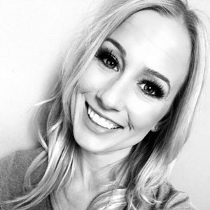 Meet your Posher, Adrienne